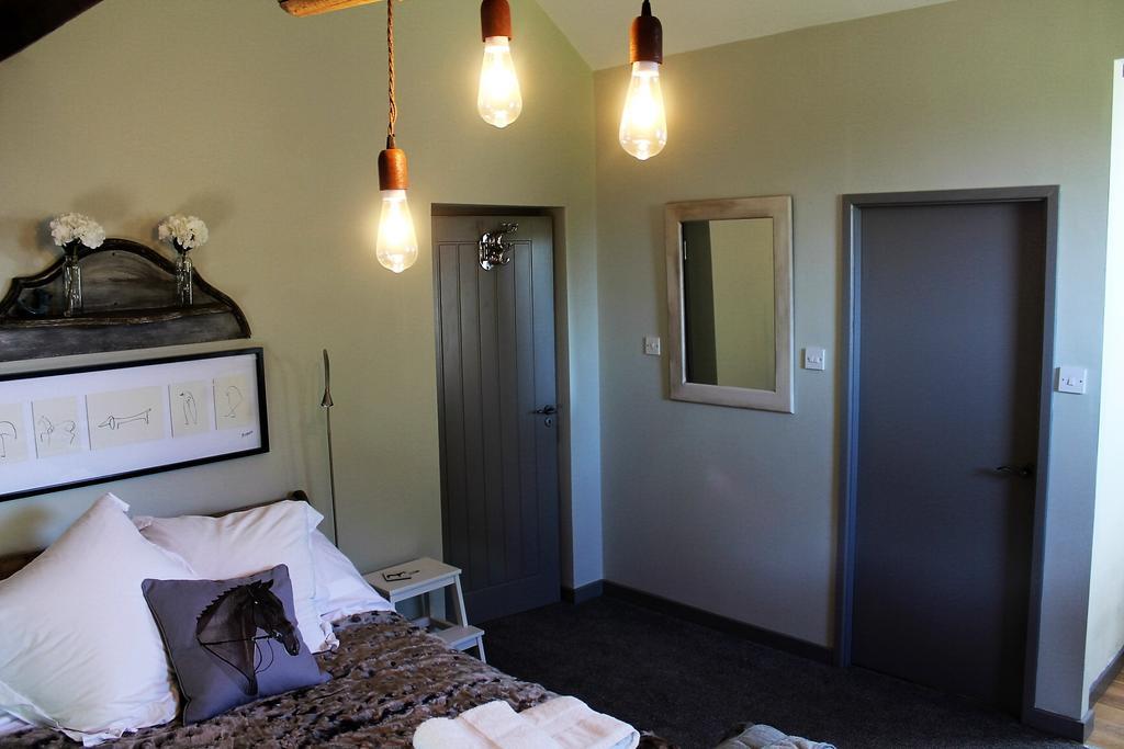 The Jockey Room Hideaway Spurstow 外观 照片