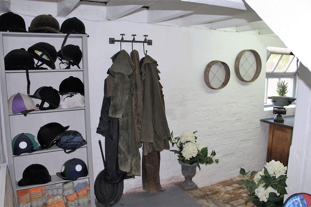 The Jockey Room Hideaway Spurstow 外观 照片