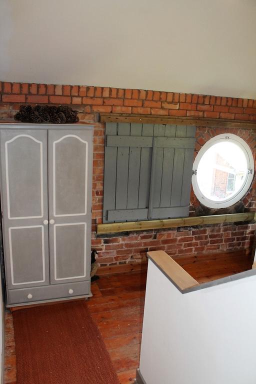 The Jockey Room Hideaway Spurstow 外观 照片