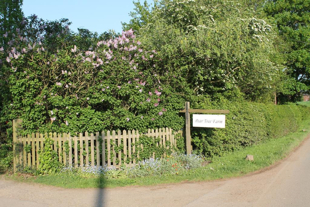 The Jockey Room Hideaway Spurstow 外观 照片